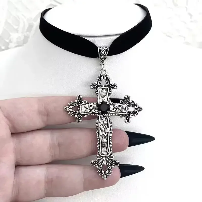 Vintage Cross Choker 3 Vintage Cross Choker - Image 3