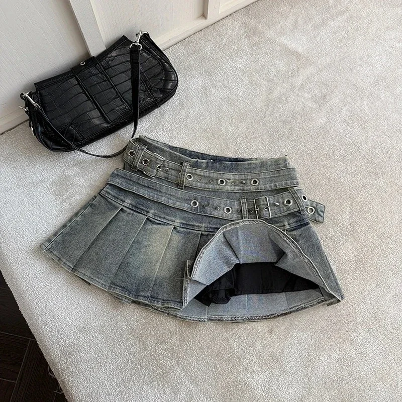 Y2K riveted denim mini skirt 2 Y2K riveted denim mini skirt - Image 2